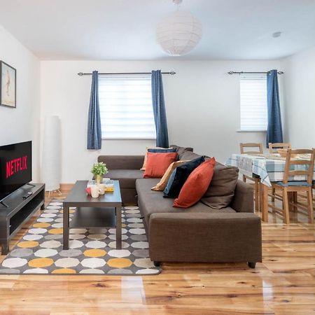 2 Bedroom Flat Near London Excel エクステリア 写真