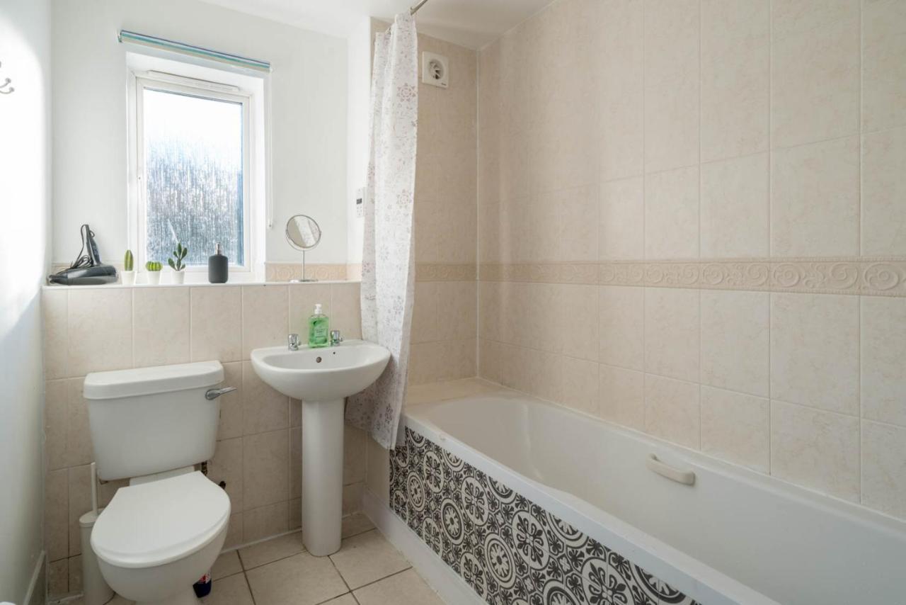 2 Bedroom Flat Near London Excel エクステリア 写真